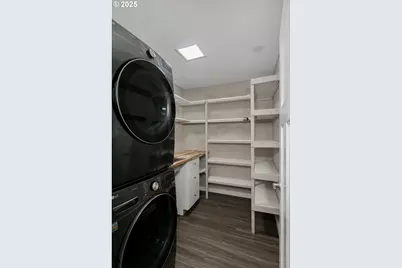 27827 Berry Hill Way, Eugene, OR 97405 - Photo 23