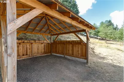 27827 Berry Hill Way, Eugene, OR 97405 - Photo 39