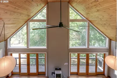 27827 Berry Hill Way, Eugene, OR 97405 - Photo 3