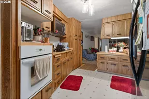 1225 W 10th Ave, Junction City, OR 97448 - Photo 13