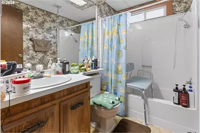 1225 W 10th Ave #18, Junction City, OR 97448 - Photo 23
