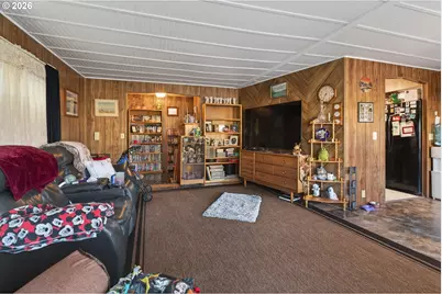 1225 W 10th Ave #18, Junction City, OR 97448 - Photo 5