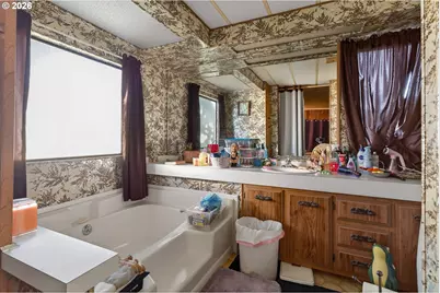 1225 W 10th Ave #18, Junction City, OR 97448 - Photo 19