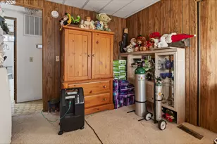 1225 W 10th Ave, Junction City, OR 97448 - Photo 25