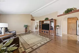 3220 Crescent Ave, Eugene, OR 97408 - Photo 3