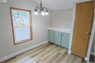 1435 Ventana Ct, Coos Bay, OR 97420 - Photo 7