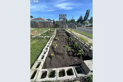 914 4th Ave, Sweet Home, OR 97386 - Photo 9