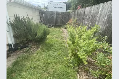 914 4th Ave, Sweet Home, OR 97386 - Photo 9