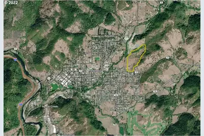 1171 NE Division St, Myrtle Creek, OR 97457 - Photo 5