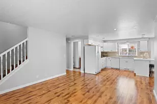 4366 NE Glencoe St NE, Salem, OR 97301 - Photo 9