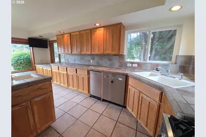 92094 Cape Arago Hwy S, Coos Bay, OR 97420 - Photo 9