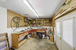 384 N Marple St, Coos Bay, OR 97420 - Photo 39