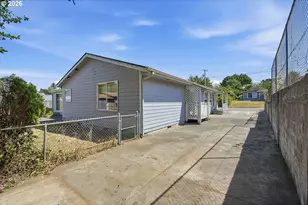 384 N Marple St, Coos Bay, OR 97420 - Photo 41