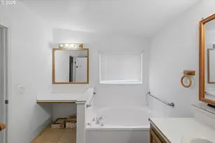 384 N Marple St, Coos Bay, OR 97420 - Photo 27