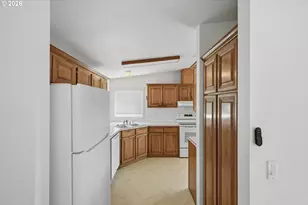 384 N Marple St, Coos Bay, OR 97420 - Photo 11
