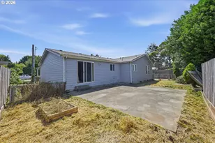 384 N Marple St, Coos Bay, OR 97420 - Photo 37