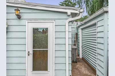 9554 SE Tenino Ct, Portland, OR 97266 - Photo 31