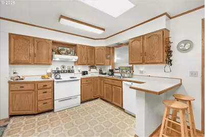 9554 SE Tenino Ct, Portland, OR 97266 - Photo 15