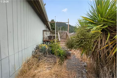 29785 Turner St, Gold Beach, OR 97444 - Photo 27