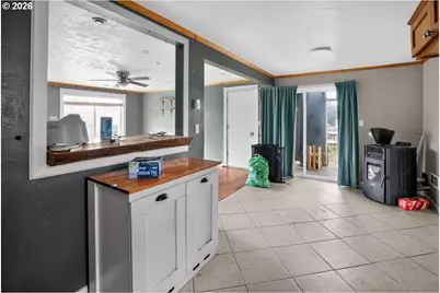 29785 Turner St, Gold Beach, OR 97444 - Photo 9
