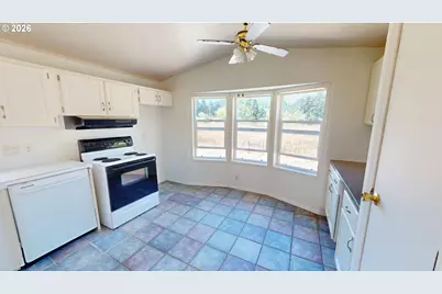 32051 Watson Ln #B, Gold Beach, OR 97444 - Photo 9