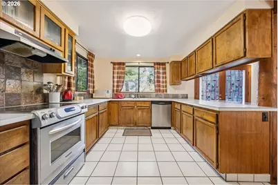 10455 SW Grant Ct, Portland, OR 97223 - Photo 11