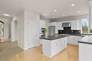 10928 SE Lenore St, Happy Valley, OR 97086 - Photo 9