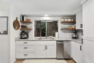 672 SE Alder Ct, Hillsboro, OR 97123 - Photo 13