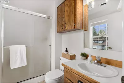 672 SE Alder Ct, Hillsboro, OR 97123 - Photo 19