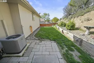 1911 SW Perkins Ave, Pendleton, OR 97801 - Photo 7