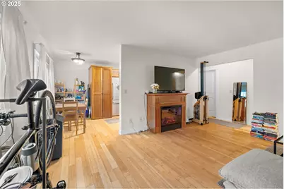 6908 N Philadelphia Ave, Portland, OR 97203 - Photo 5