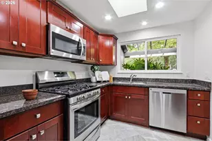 18280 Indian Creek Dr, Lake Oswego, OR 97035 - Photo 11