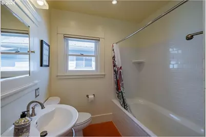 1905 SE Division St, Portland, OR 97202 - Photo 23