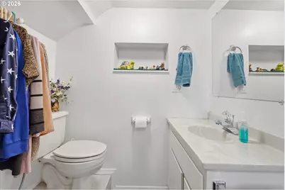 210 W 8th St, Lafayette, OR 97127 - Photo 27