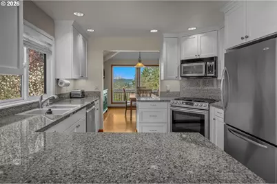 12329 SW 34th Ave, Portland, OR 97219 - Photo 11