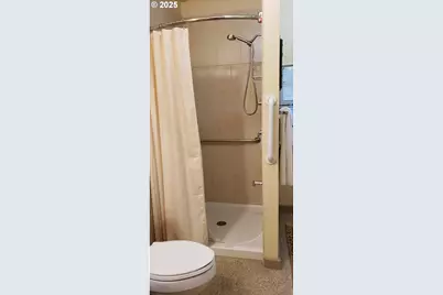 4395 E 20th Ave, Eugene, OR 97403 - Photo 13