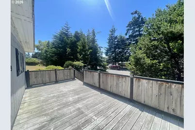 2519 Everett Ave, North Bend, OR 97459 - Photo 13