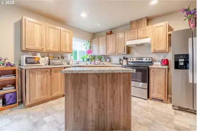 610 Vaughan Ln #11, Lebanon, OR 97355 - Photo 9