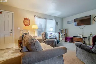 610 Vaughan Ln, Lebanon, OR 97355 - Photo 3