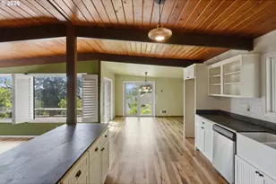 1159 E 1st Pl, Coquille, OR 97423 - Photo 3