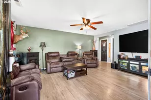 924 7th Ave, Sweet Home, OR 97386 - Photo 31
