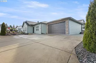 582 Fairway Estates Dr, Sutherlin, OR 97479 - Photo 37