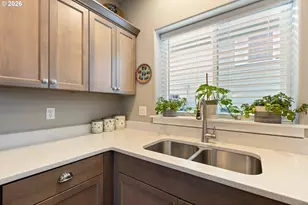 582 Fairway Estates Dr, Sutherlin, OR 97479 - Photo 17