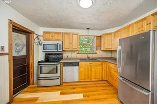 105 S R St, Cottage Grove, OR 97424 - Photo 9