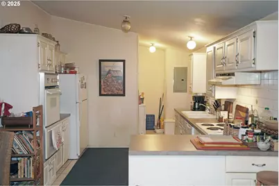 13446 SE Schiller St, Portland, OR 97236 - Photo 7