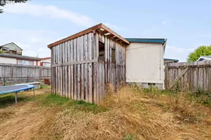 235 1st Ave, Coos Bay, OR 97420 - Photo 31