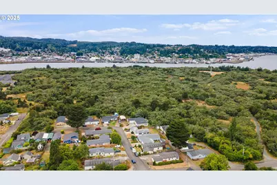 235 1st Ave, Coos Bay, OR 97420 - Photo 37