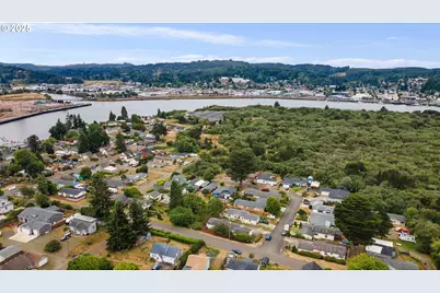 235 1st Ave, Coos Bay, OR 97420 - Photo 39