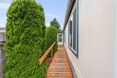 235 1st Ave, Coos Bay, OR 97420 - Photo 3