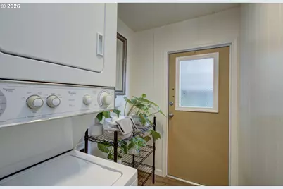 3909 E Fourth Plain Blvd #4, Vancouver, WA 98661 - Photo 11